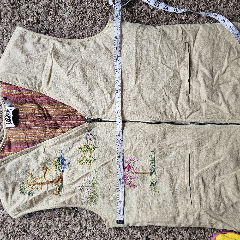 Reclaimed Vintage Embroidered Beige Vest Boho Chic Poet CoreFront Pockets Size S - Picture 5 of 9